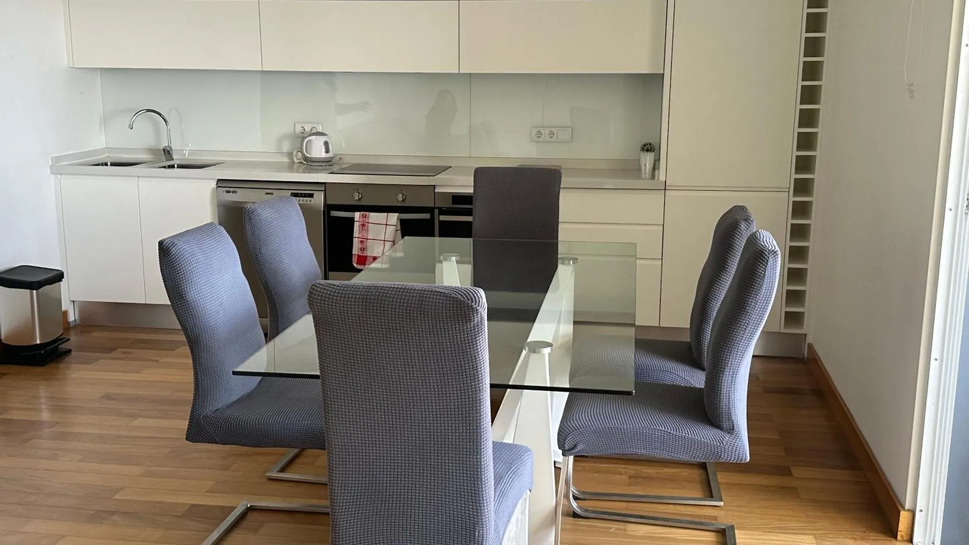 Nice And Modern Flat Near Airport Santa Cruz  Portugal