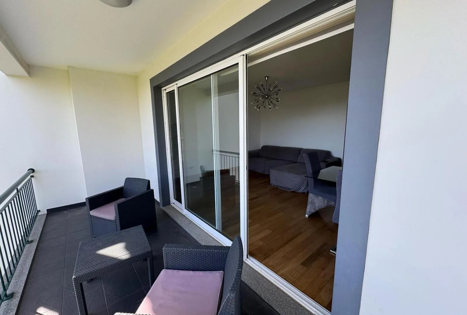 Nice And Modern Flat Near Airport Santa Cruz  Apartment